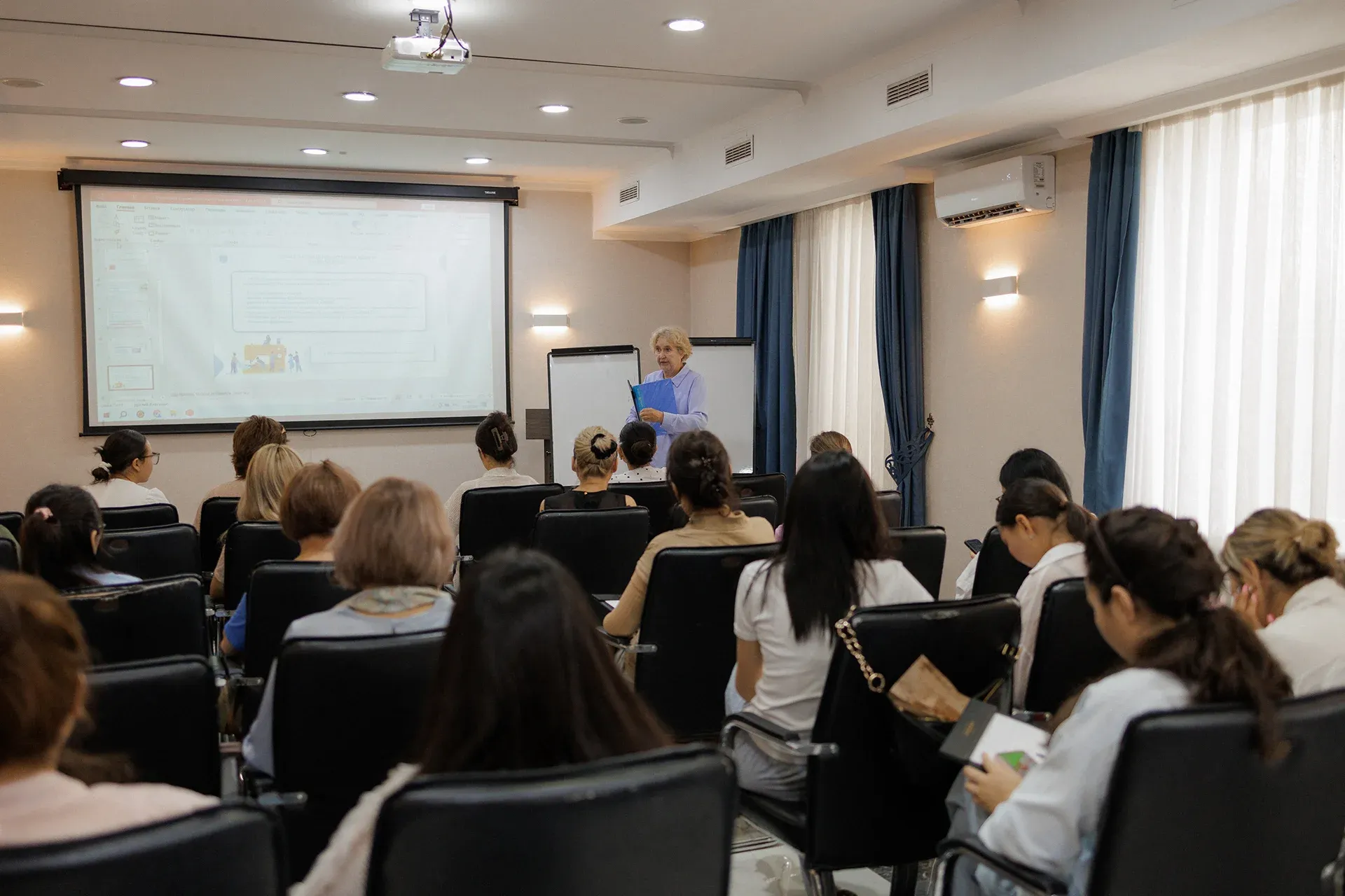 Training for Women Entrepreneurs in Collaboration with the Tax Service>