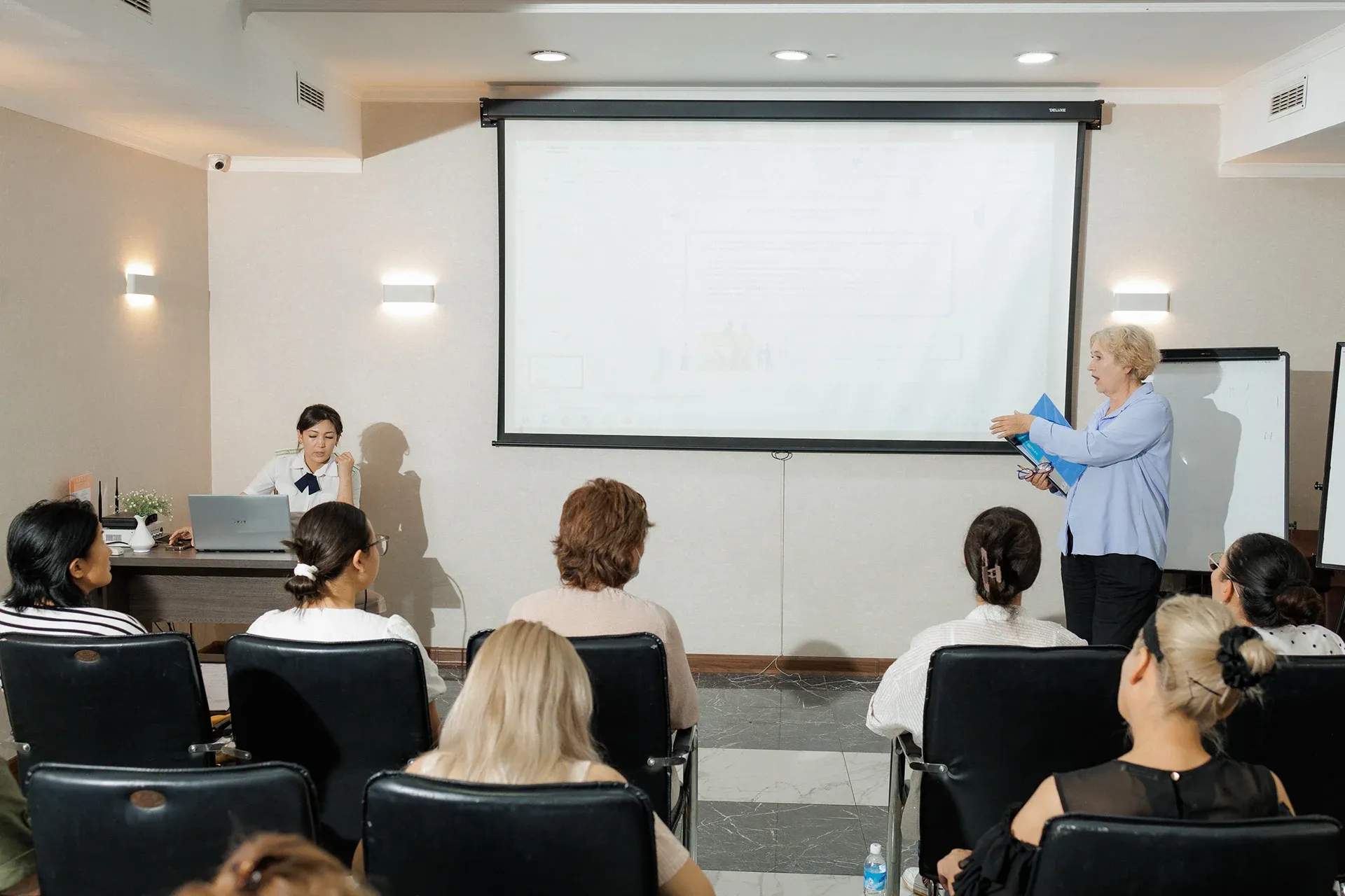 Training for Women Entrepreneurs in Collaboration with the Tax Service>